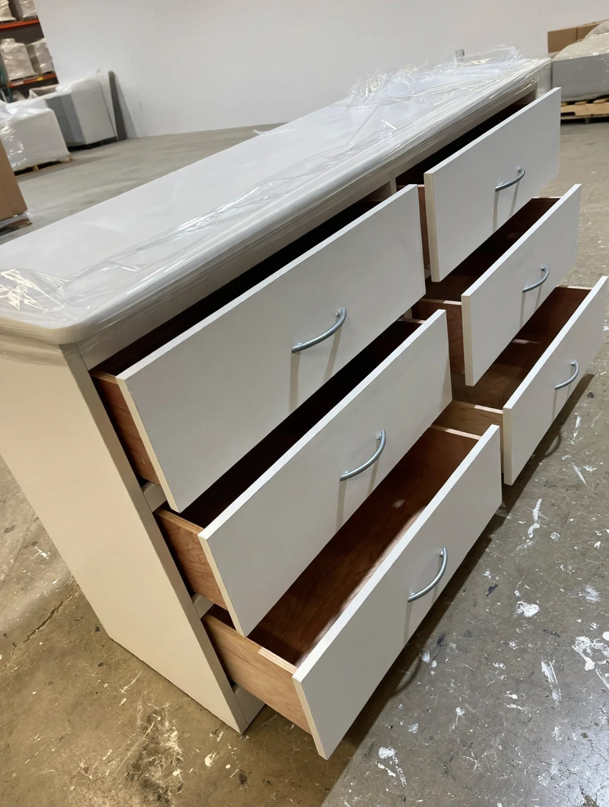 Classic White 6-Drawer Bedroom Dresser with Curved Silver Handles thumbnail 2