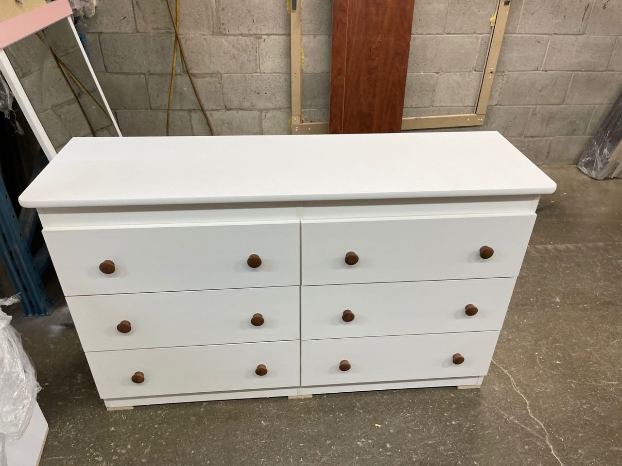 Classic White 6-Drawer Bedroom Dresser with Wooden Knobs